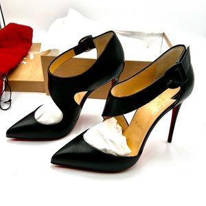 Authentic Christian Louboutin Sharpeta 100 Nappa shiny black leather. Brand New.